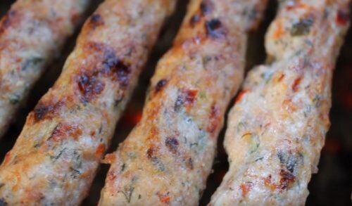 Люля кебаб. Люля-кебаб в духовке из фарша. Рецепт люлей из фарша в духовке. Рецепт люлей из фарша в духовке. Люля-кебаб в духовке из фарша на противне на шпажках.