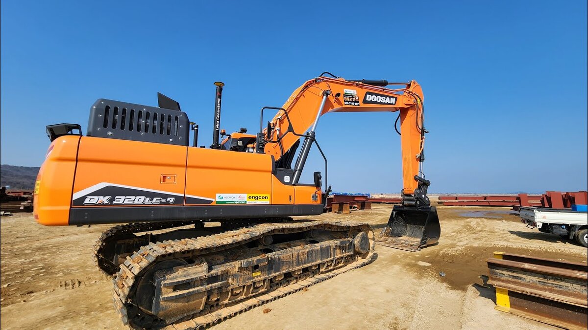 DOOSAN DX320LC-7