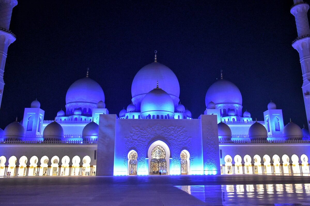 Мечеть шейха Зайда в Абу-Даби. ОАЭ в марте