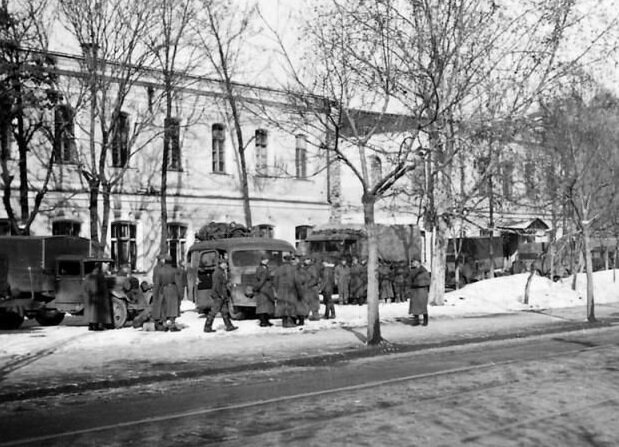 Немцы на улице Красной в январе 1943 года