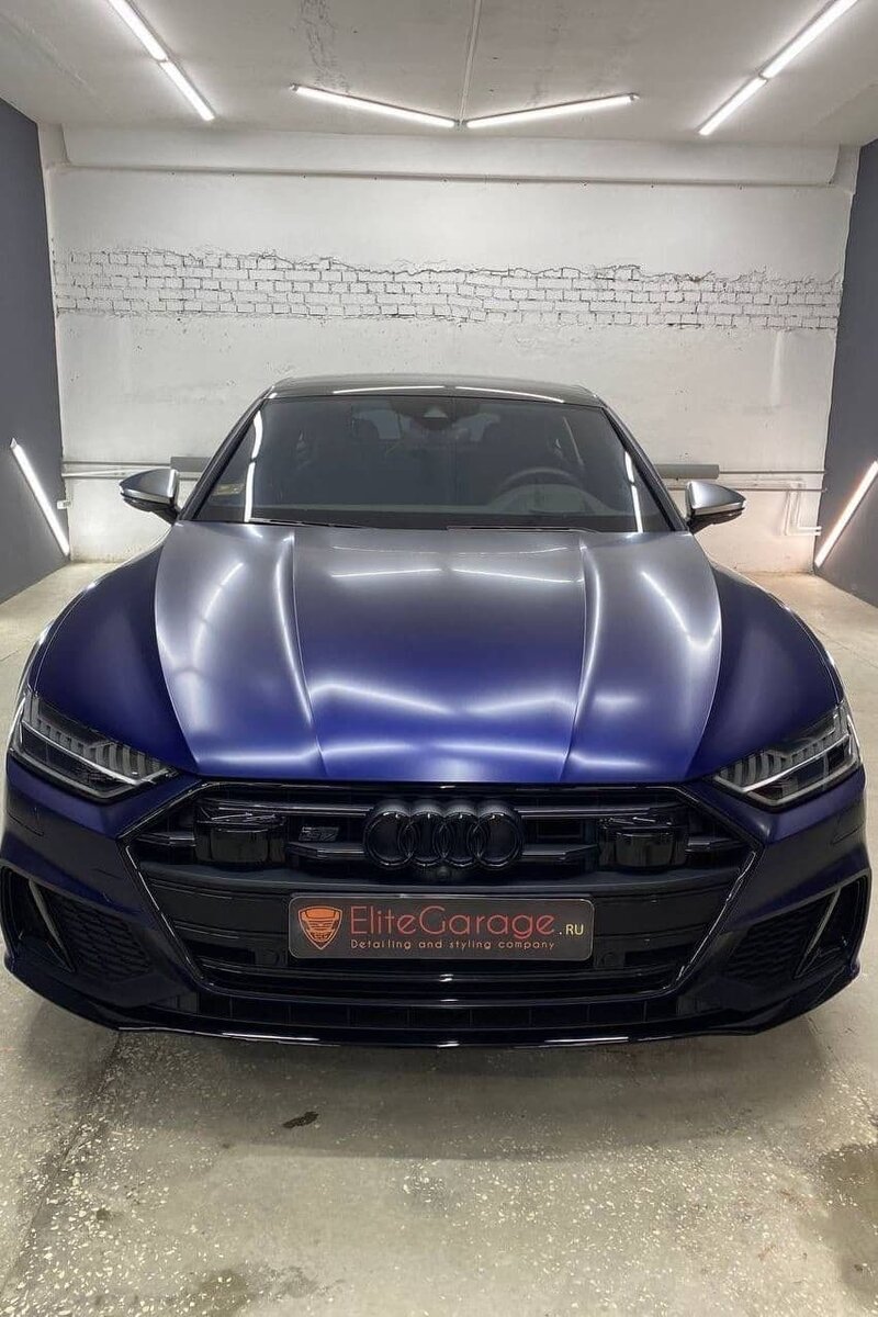 Бронирование автомобиля защитной пленкой в Перми
При покупке нового автомобиля многие производители дают гарантию на лакокрасочное покрытие кузова автомобиля. Правда эта гарантия не распространяется на повреждения ЛКП (сколы, царапины, потертости) во время эксплуатации транспортного средства. Поэтому не стоит рассчитывать на покраску каждый раз как появились повреждения.

Хотите защитить ЛКП и сохранить при этом безупречный внешний вид вашего автомобиля? Бронирование автомобиля защитной пленкой будет наиболее оптимальным решением. По своему желанию вы можете защитить весь кузов полностью или его отдельные детали.

Бронирование кузова автомобиля позволит сохранить лакокрасочное покрытие вашего автомобиля в целостности на долгие годы. Также это позволит существенно сэкономить на автомойке. Бронирование капота автомобиля защитной пленкой наиболее распространенная услуга среди наших клиентов. Так как именно капот чаще всего подвергается различного рода воздействиям (летящие камни, гравий, различного рода мусор, град, животные и птицы и другое), что в итоге приводит к появлению сколов и царапин на капоте.
Защитная пленка убережет ЛКП на капоте от повреждений и сохранит его в целостности.