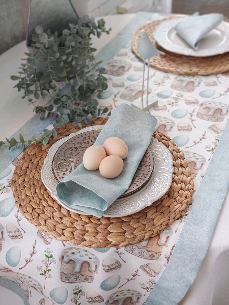Даже небольшие оттенки пасхальной тематики уже сейчас уместны к завтраку