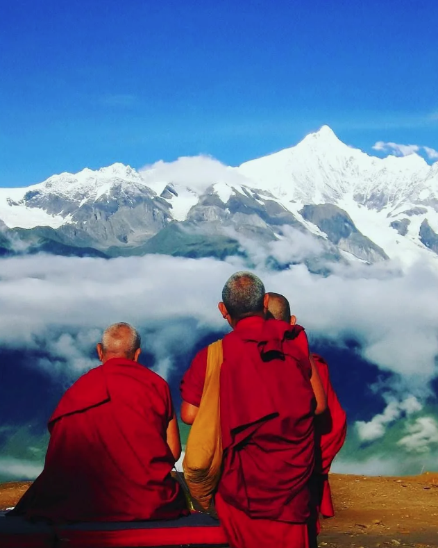 Тибетские монахи. Фото из открытых источников