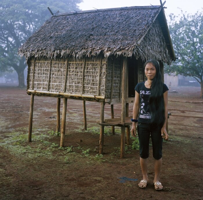 Креунг — это народ численностью около 20 000 человек, который проживает в провинции Ратанакири на северо-востоке Камбоджи. Это племя исторически является матрилинейным народом-анимистом.-4