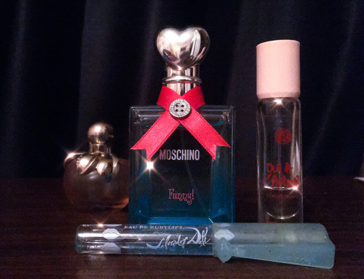 Да, флаконы-яблочки от Нины тоже до сих пор храню - уж очень они мне нравятся и украшают полочки :)