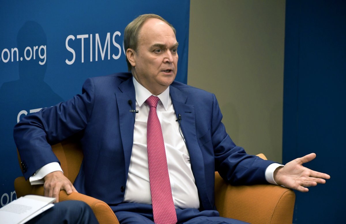    Антонов: США стали прямыми участниками конфликта на Украине