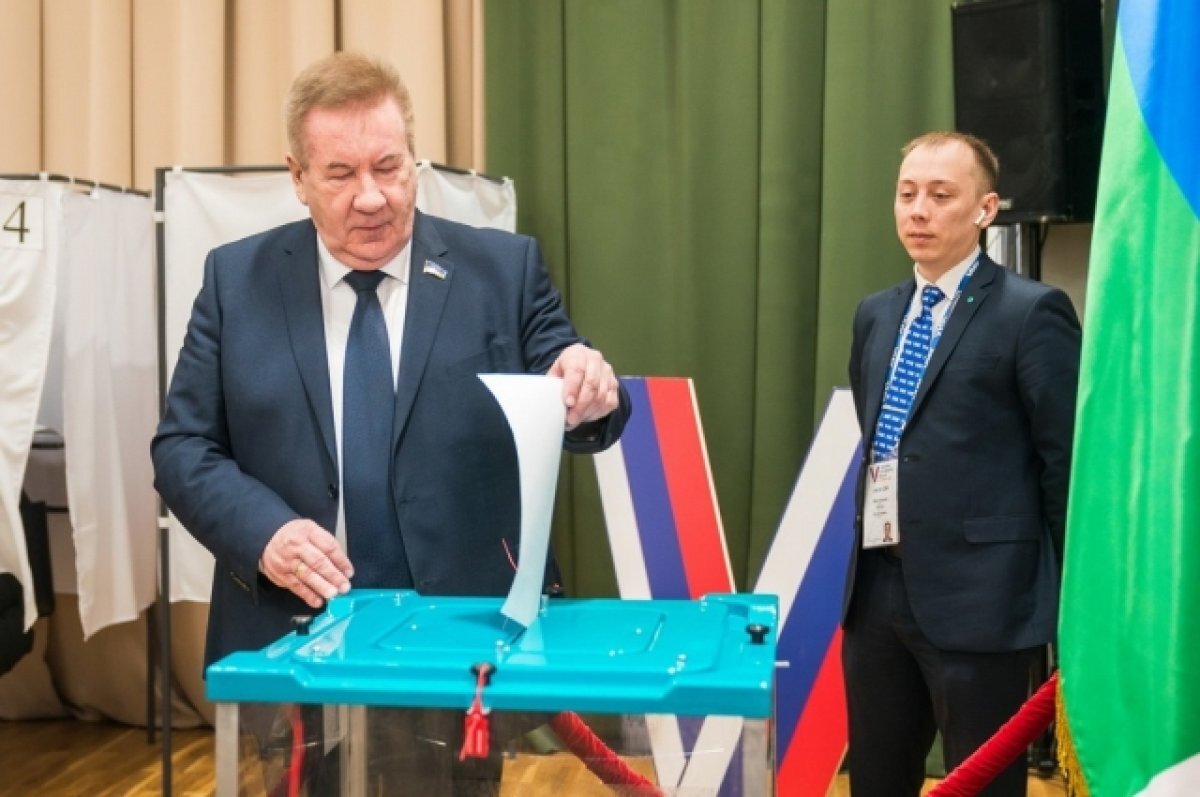    Борис Хохряков.