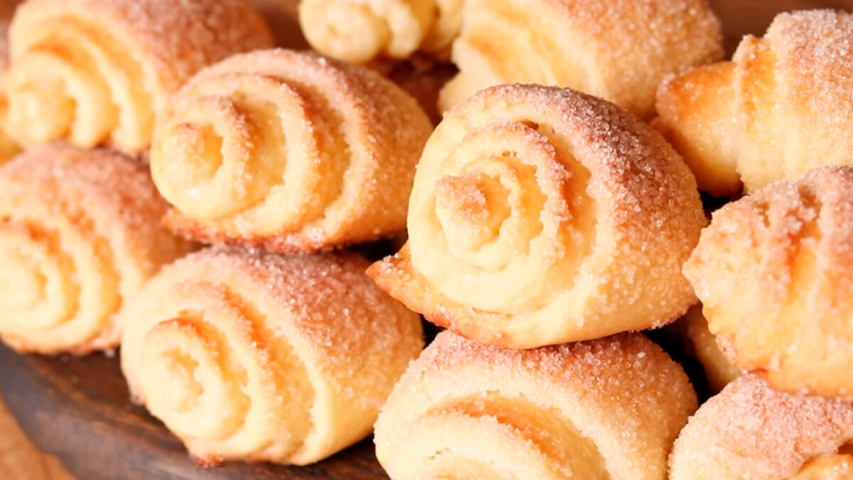 Печенье на сметане в духовке. Печенье на сметане на скорую. Печенье на сметане на скорую. Выпечка печенье. Печенье на кефире рассыпчатое.