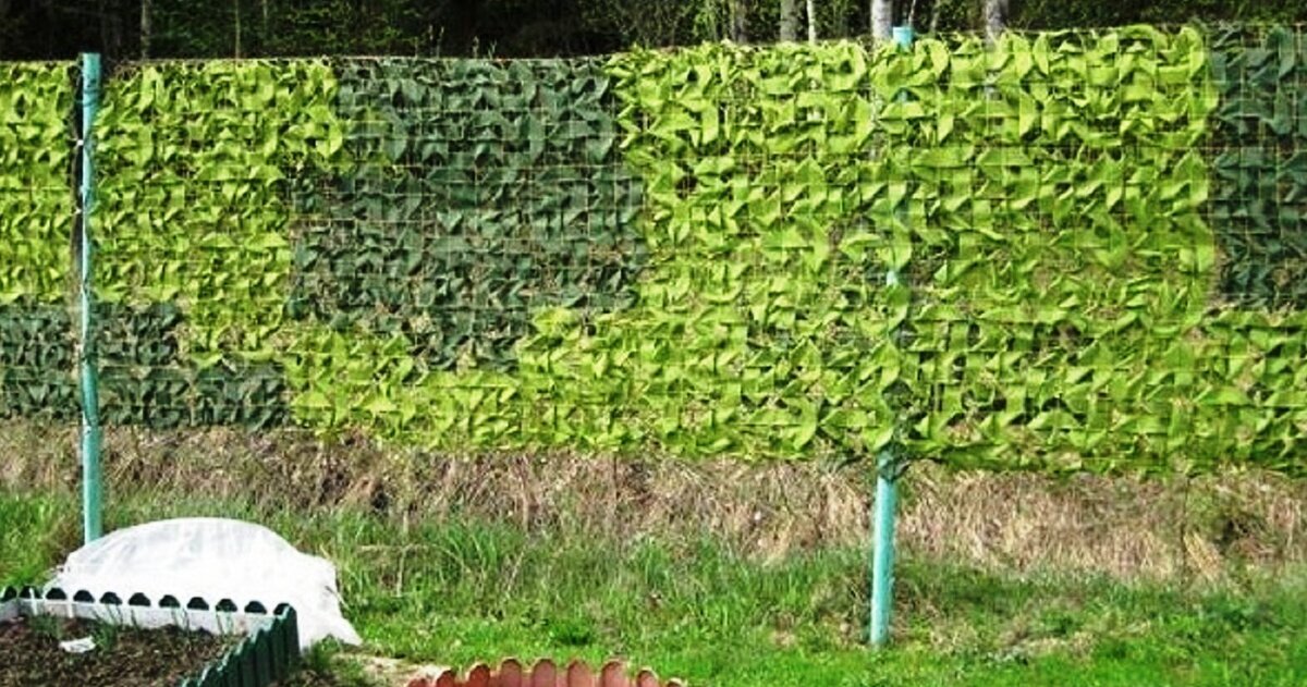 Фасадная сетка на рабицу. Сетка маскировочная стандарт 3*6м зеленый /3787/пророст. Фасадная сетка для забора на даче. Забор габион. Маскировочная сетка иллюзия живой изгороди.