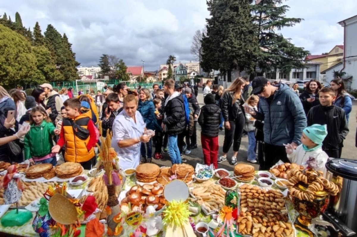    В Сочи на Масленицу приготовили 248 тысяч блинов