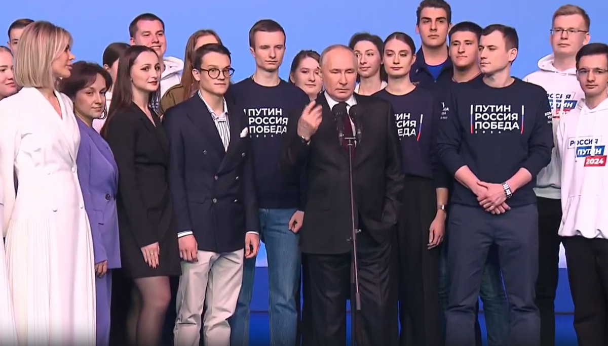 "Умный политик думает о следующих выборах. Мудрый о будущих поколениях", - В. Путин