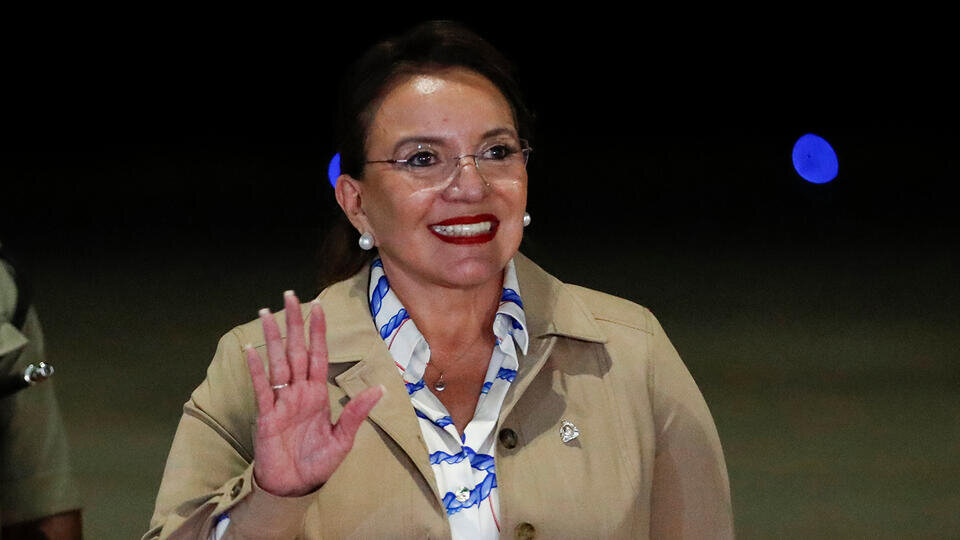 Президент Гондураса Сиомара Кастро первая из дальнего зарубежья поздравила Путина с победой