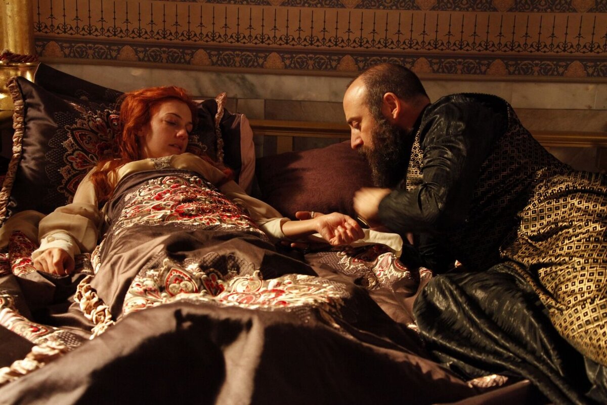 - Как ты, Хюррем? Я так переживал за тебя...