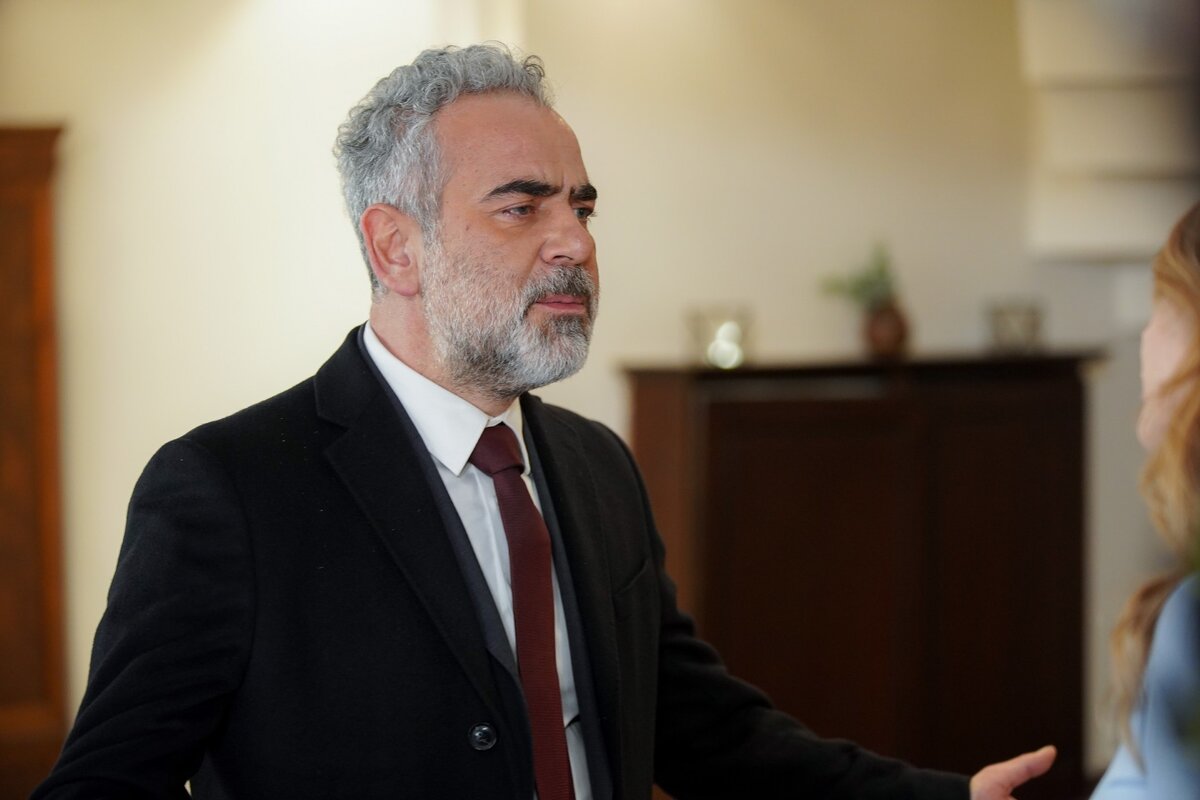 Главный злодей сериала - Серхан Сойсалан