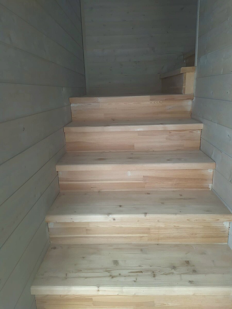 Лестница до нанесения масла