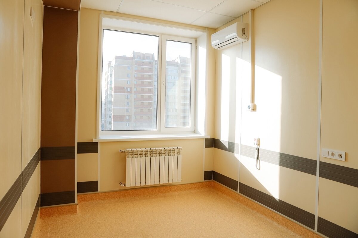 Отбойная доска производства ПК "ППЗ" в интерьере медицинских учреждений