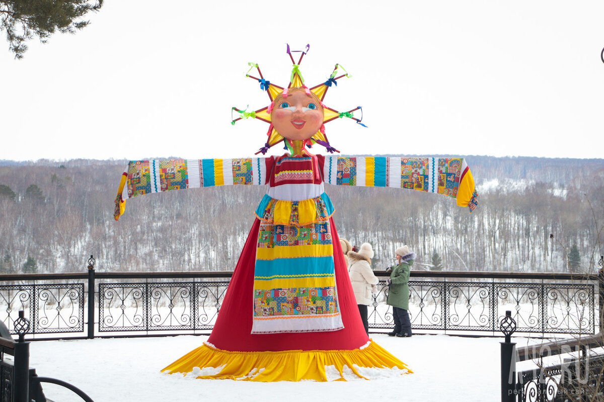 Традиционная славянская масленичная кукла. Масленица. Масленица что делают на масленицу. Первый день масленицы понедельник встреча. Масленичная неделя.