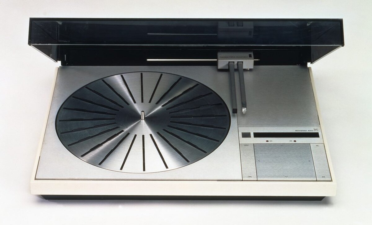 Одна из самых красивых вертушек (Bang & Olufsen Beogram 4000) на фото - наслаждаемся шедевром аналогового звука! -2
