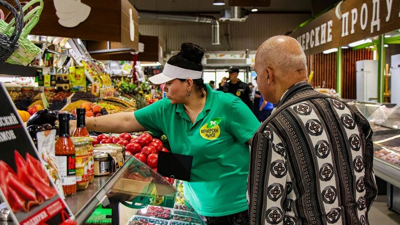 На фотографии - не я. Это я просто мимо проходил.