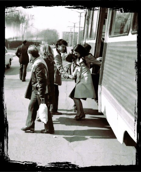 Приветствую вас, друзья!  Сегодня у меня для вас особенная фотоподборка - целых 24 снимков, наполненных духом прошлого, времен Советского Союза.-17