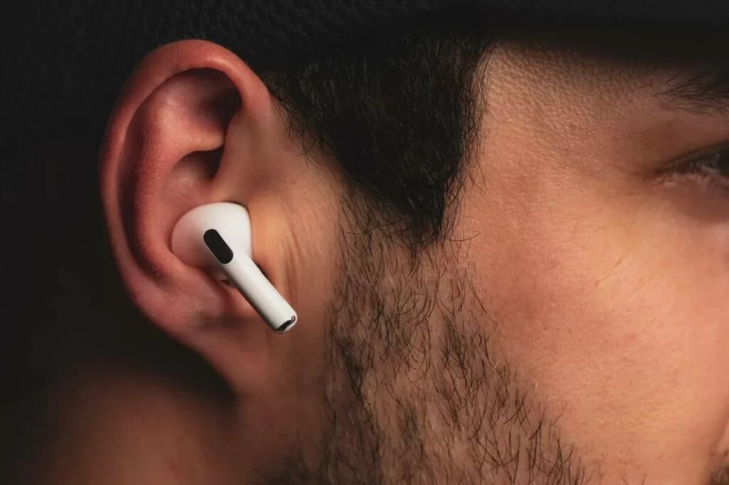      новое поколение AirPods осень 2024