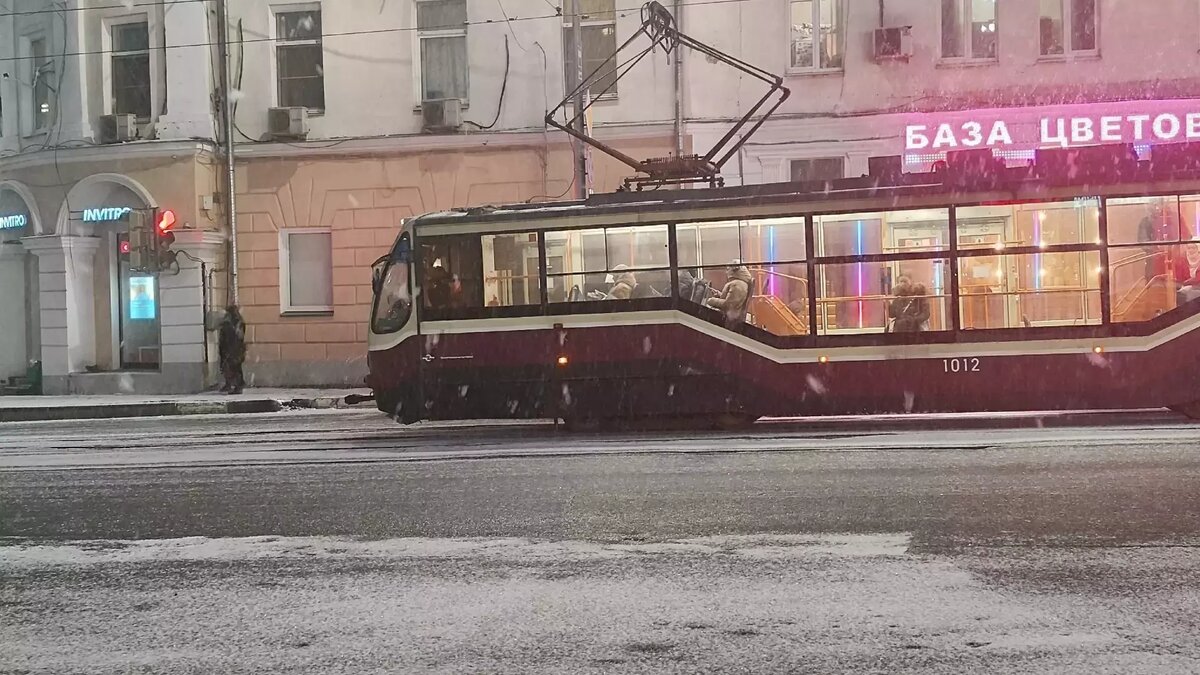     Дополнительные трамваи начнут курсировать по Нижнему Новгороду. Транспорт пустят по маршрутам №6 и №7. Эту новость озвучили в ЦРТС.