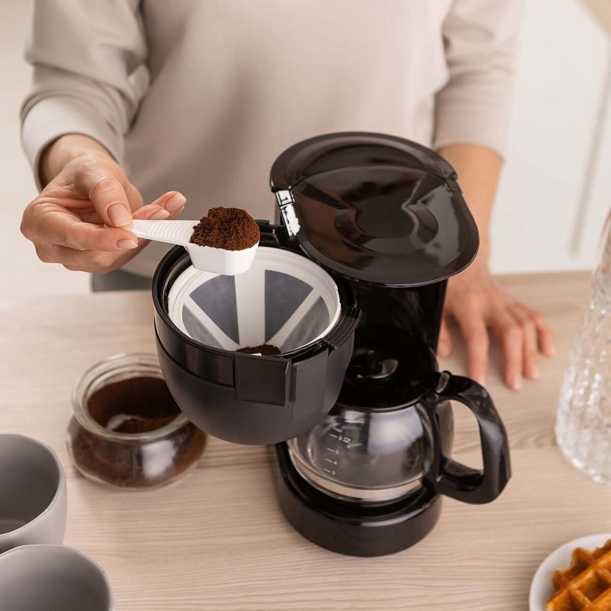 Кофеварка капельного типа работают по принципу пролива воды через фильтр