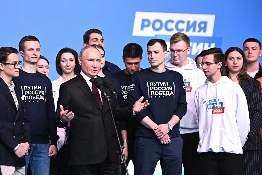 Действующий президент Владимир Путин на пресс-конференции по итогам выборов. Фото: (с) Сергей Бобылев / РИА Новости