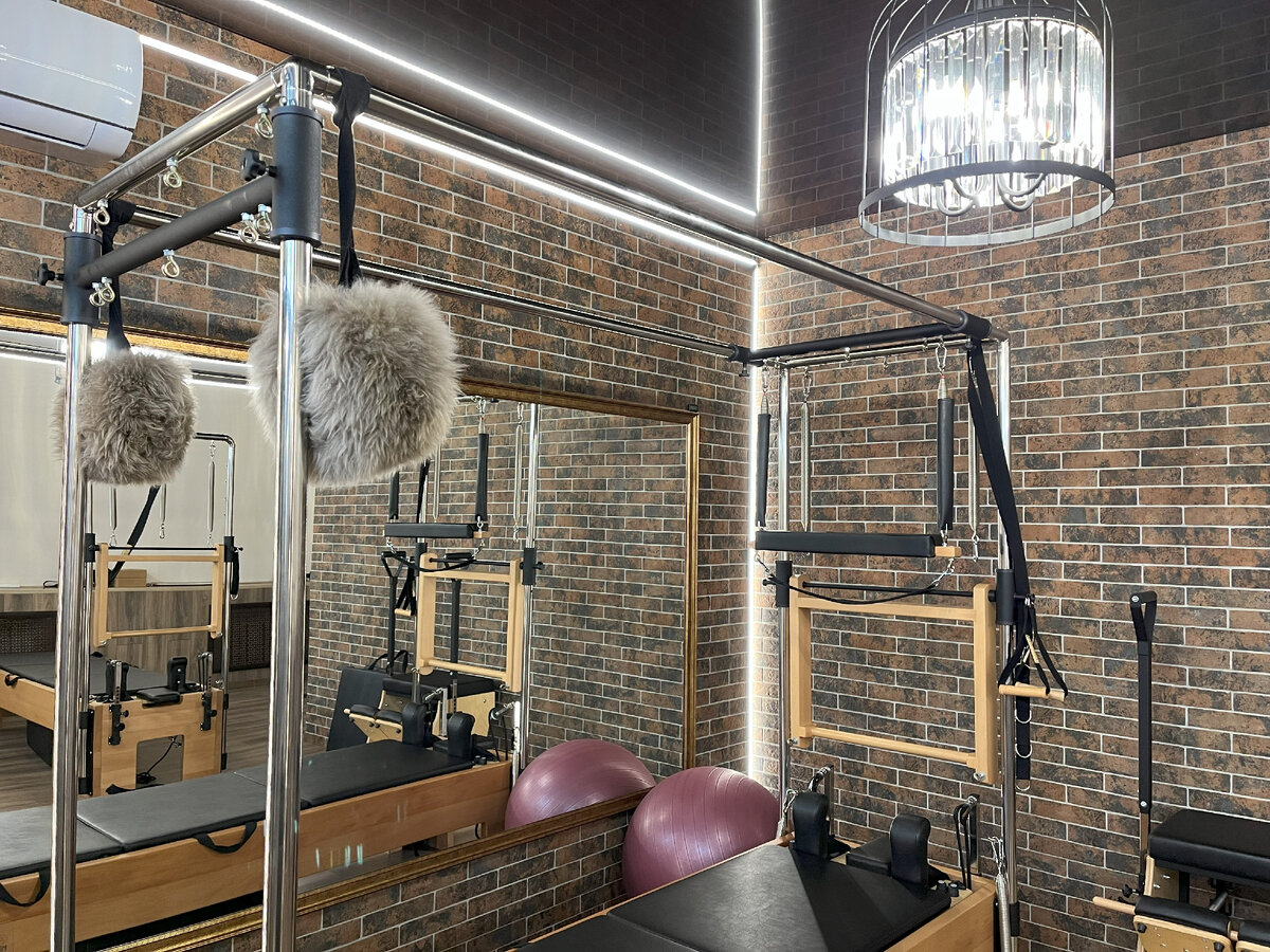 Студия Пилатес на большом оборудовании. Albasport