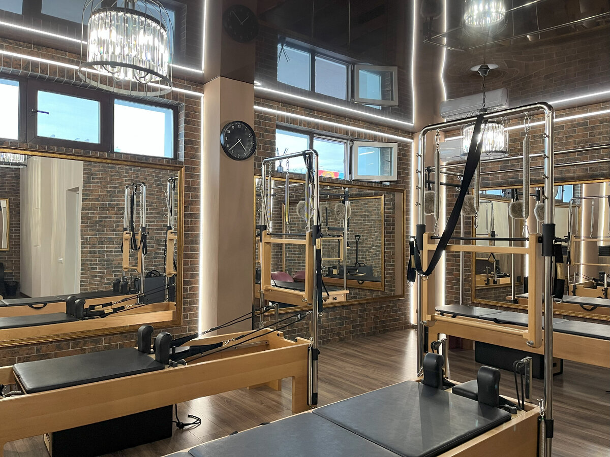 Студия Пилатес на большом оборудовании. Albasport