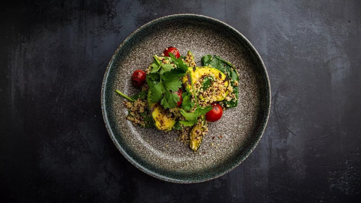     Если вы решили придерживаться Великого поста, необходимо обеспечить сбалансированное постное питание, чтобы избежать проблем со здоровьем к Пасхе. Врач-эндокринолог разработала полезное постное меню на неделю.