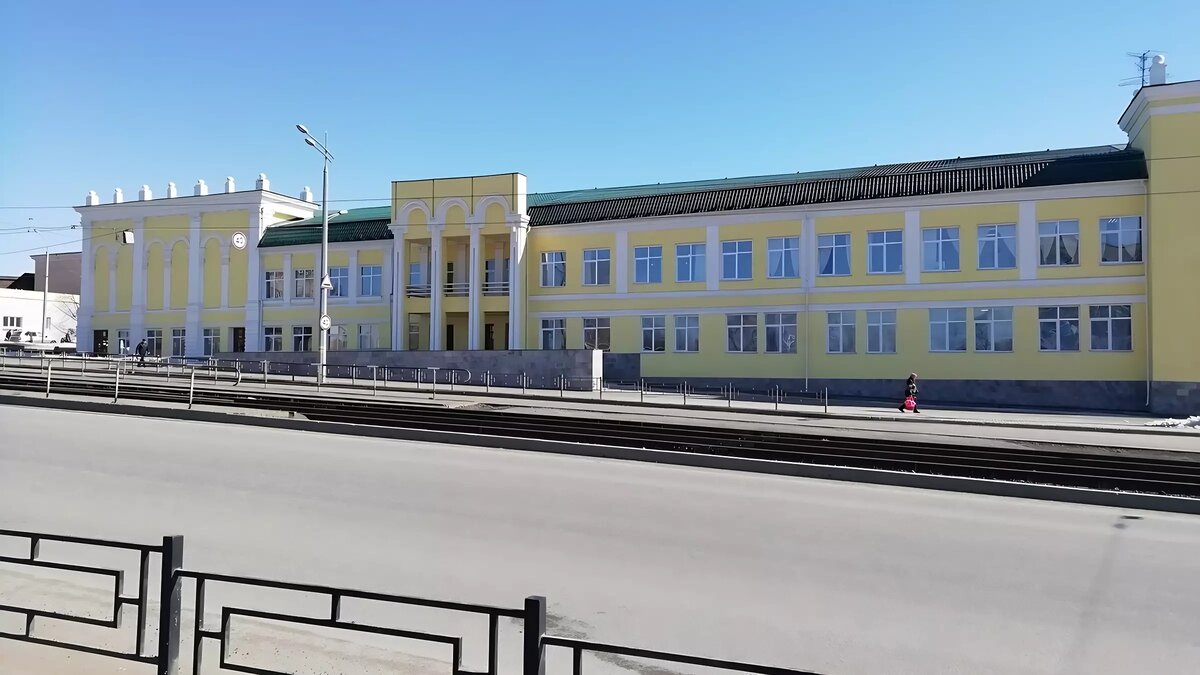     Глава Удмуртии на аппаратном совещании 18 марта поднял вопрос об использовании здания бывшего Государственного русского драматического театра им. В. Г. Короленко.