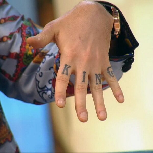     Филипп Киркоров набил на спине фамильный герб