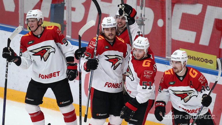    Сергей Бойков, Артем Чмыхов, Томаш Юрчо, Райан Спунер и Рид Буше (слева направо).Федор Успенский