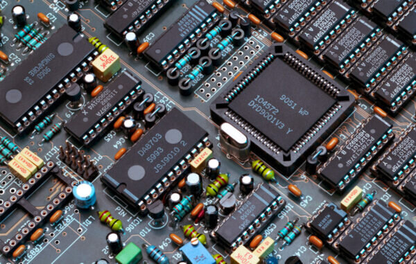 Кремний используется для создания радиодеталей