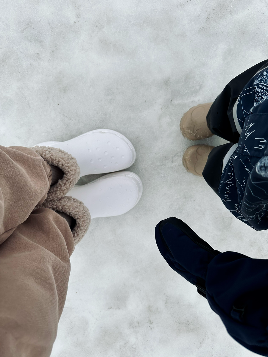 Ходим с Тимой парой. Причём, мои сапоги почти в два раза дешевле :)