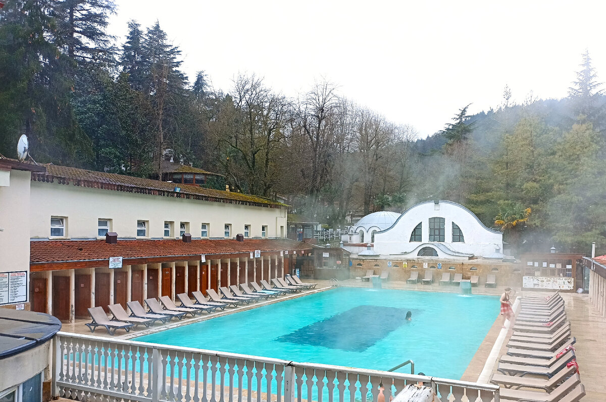 Термальный бассейн Яловы - горячий источник животворящей воды. В отеле "Термаль"