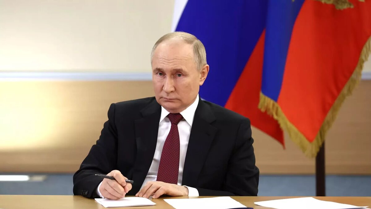     Владимир Путин получил 87,28% голосов избирателей после обработки 100% протоколов на выборах президента России. Сведения о результатах голосования озвучили в ЦИК.