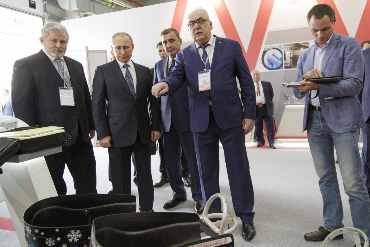    Он спасал родной завод.