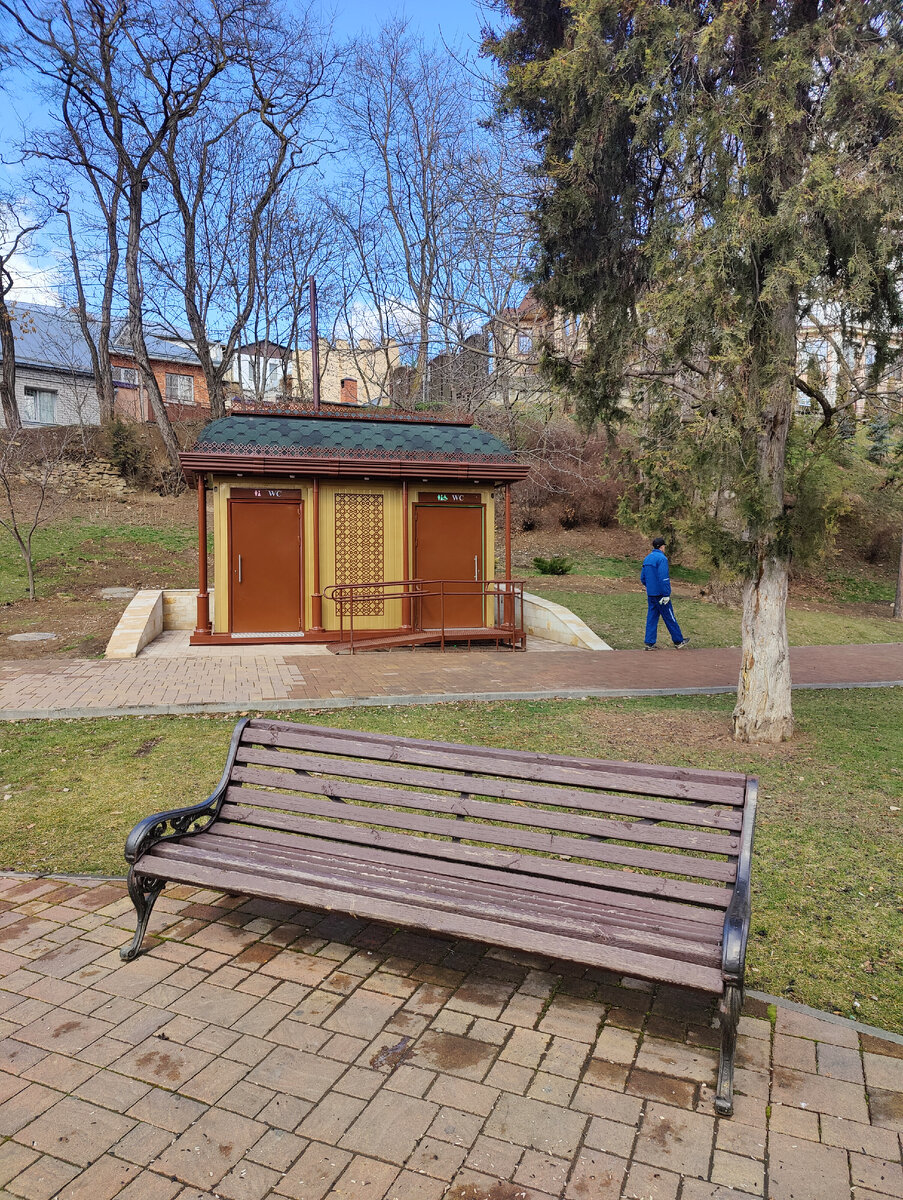 ДЕТСКИЕ БЕСПЛАТНЫЕ ПЛОЩАДКИ В КИСЛОВОДСКЕ (в туристических частях города) |  Заряжено Кавказом | Дзен