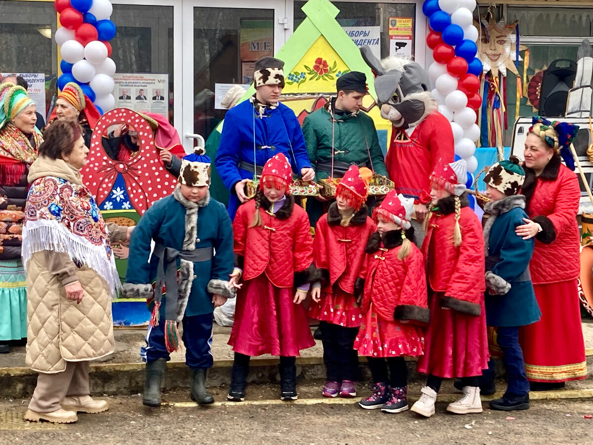 завтра есть масленица. завтра есть масленица. завтра есть масленица. масленица прикол. масленичная неделя.