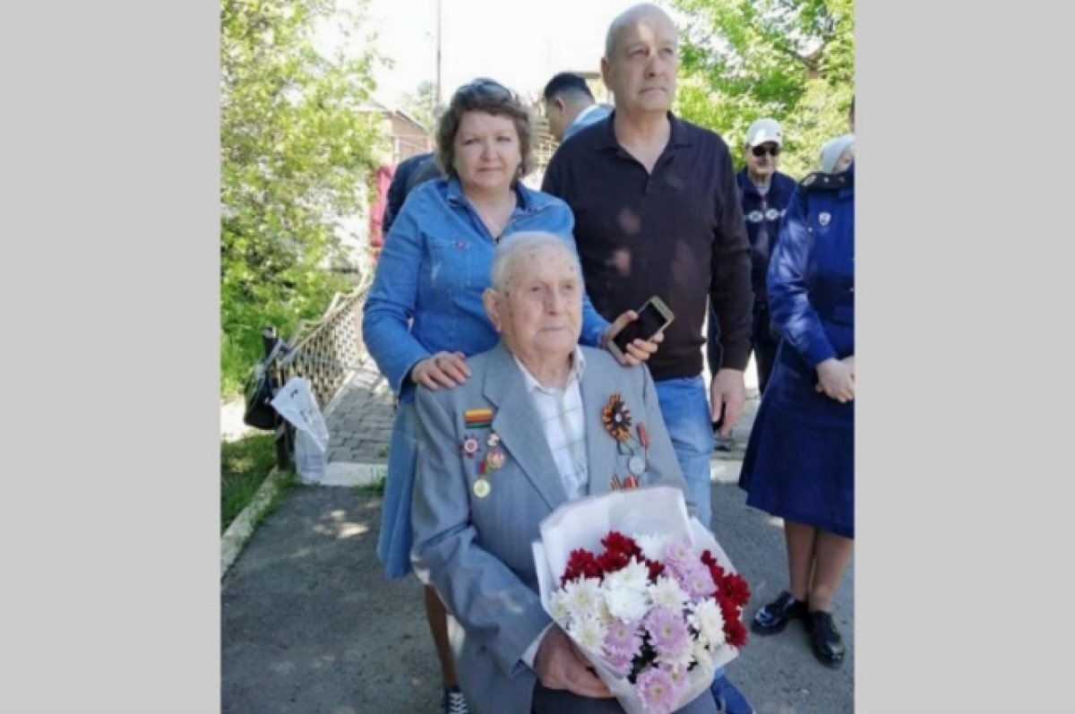    Глава Кубани поздравил с вековым юбилеем ветерана ВОВ из Краснодара