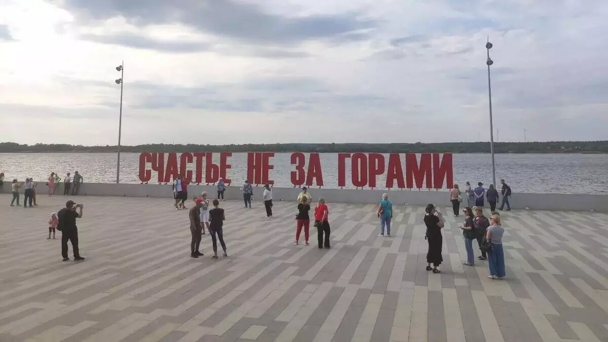     В прошлом году арт-объект не был затоплен из-за низкого уровня воды.