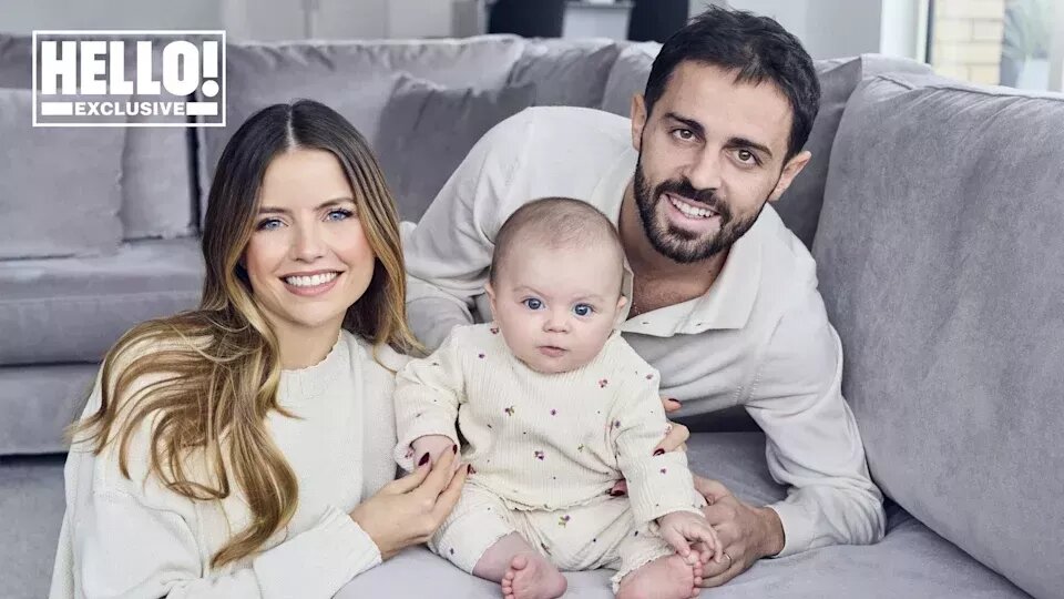 Бернарду Силва с дочерью и возлюбленной📷
