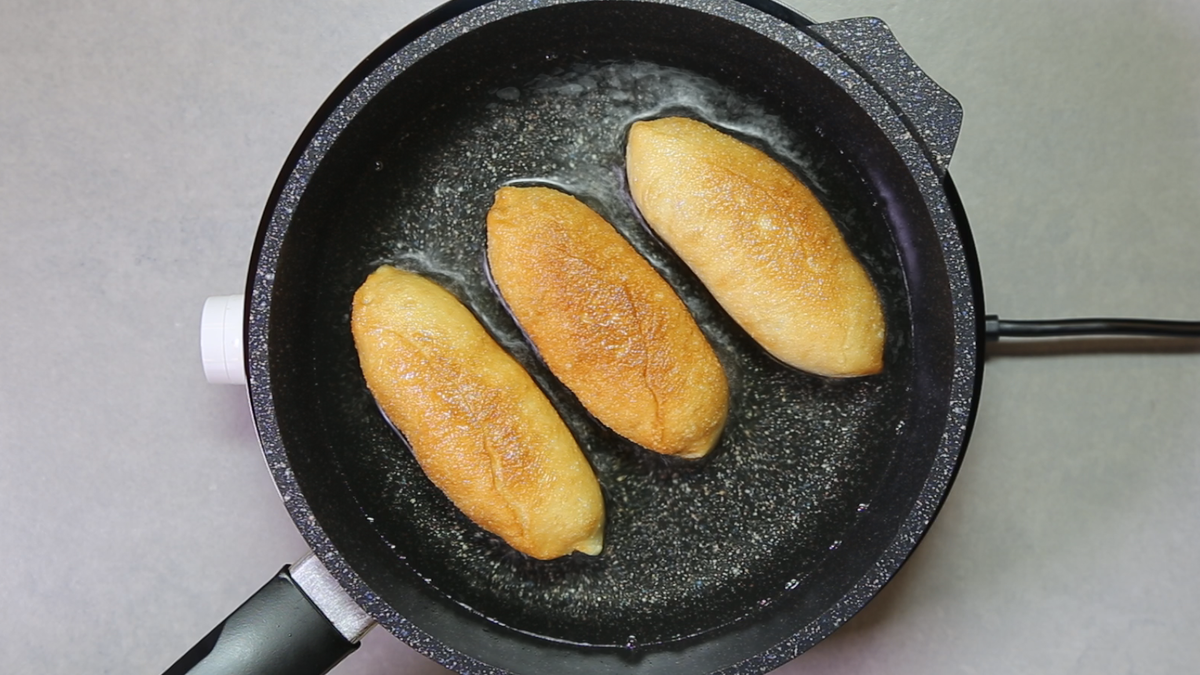 растительное масло на сковороде. свинина в сливочном масле. как пожарить на сливочном масле. жарить на сливочном масле. как пожарить на сливочном масле.