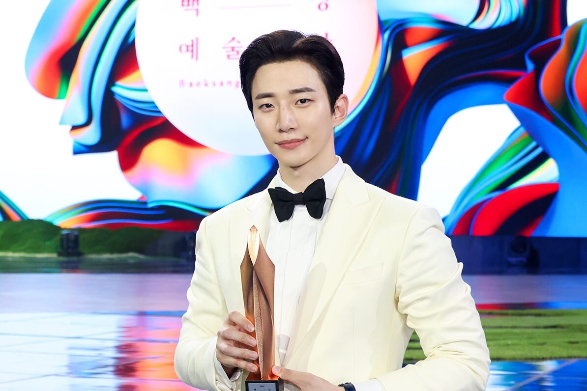 Ли Чун Хо из 2PM – первый айдол, взявший Baeksang Arts Awards (корейский «Оскар») как лучший актер