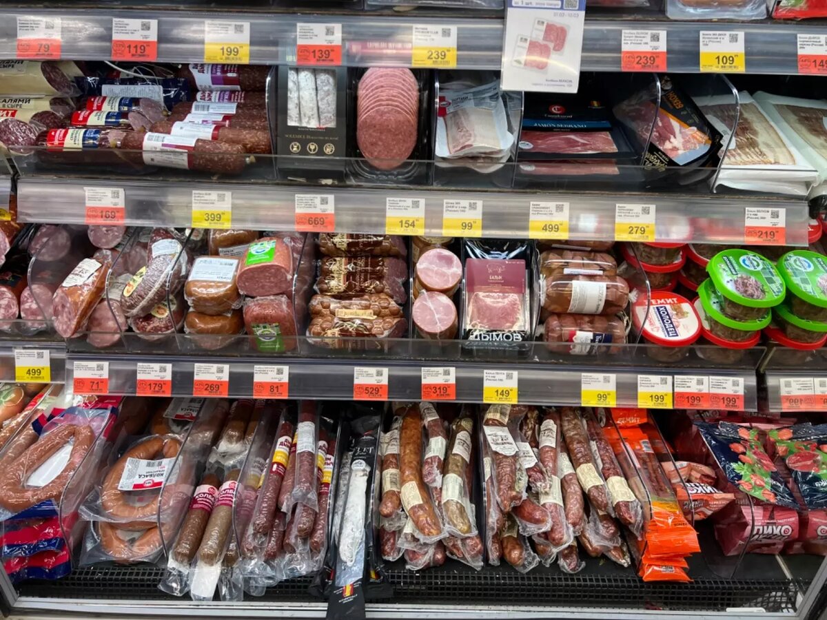 Колбасы, мясные полуфабрикаты и копчености