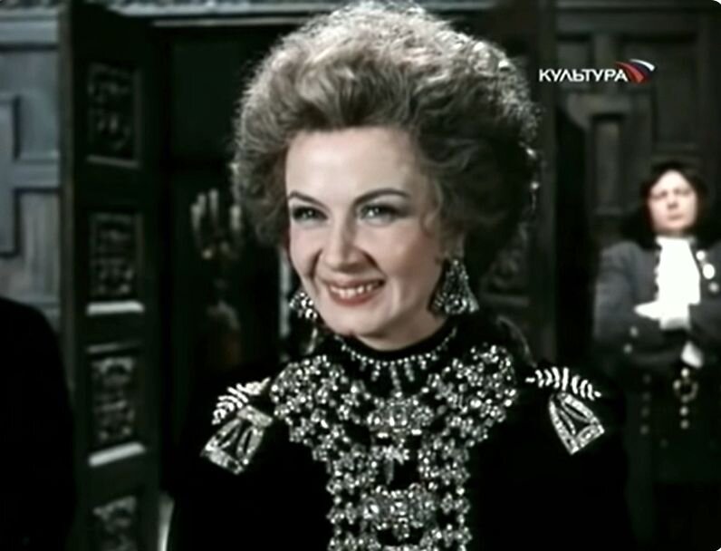 кадр из фильма "Стакан воды"