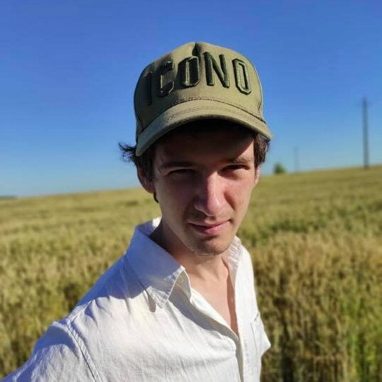     Владислав Тирон рассказал, как работал курьером