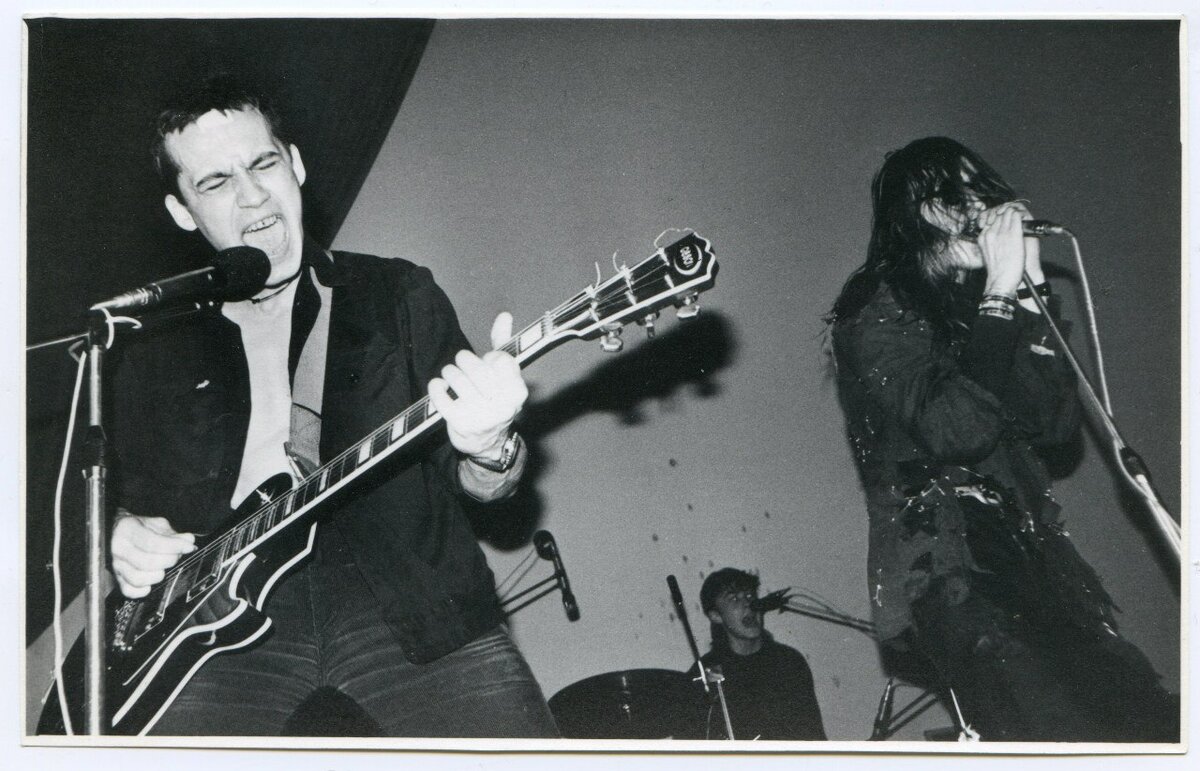 С 1986 по 1988 Джефф был в армии и ИпВ развивалась уже без него